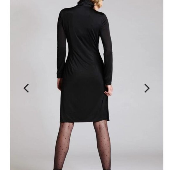 Mandarin Long Sleeve Bond Girl Dress - Picture 2 of 4